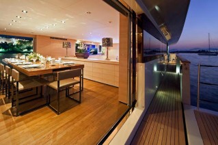 APACHE II -  Dining Terrace